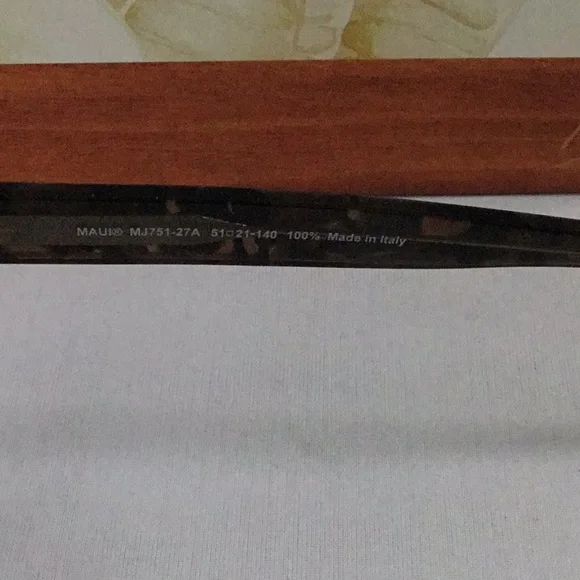 MAUI JIM SUNGLASSES LADIES. - Picture 6 of 8